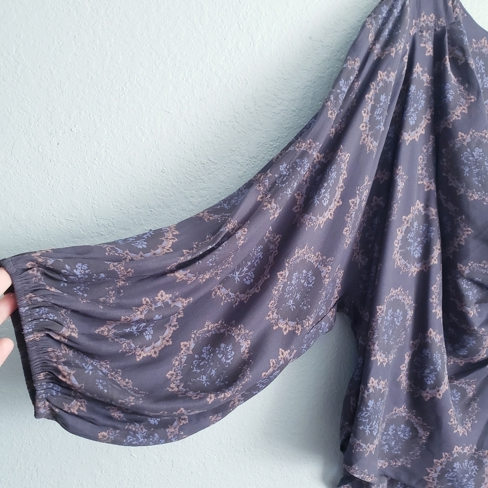 Free People Cowling Around Gray Floral Paisley Long Sleeve Blouse - Picture 6 of 8